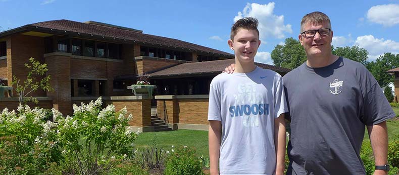 Stan & Trent outside the Martin House